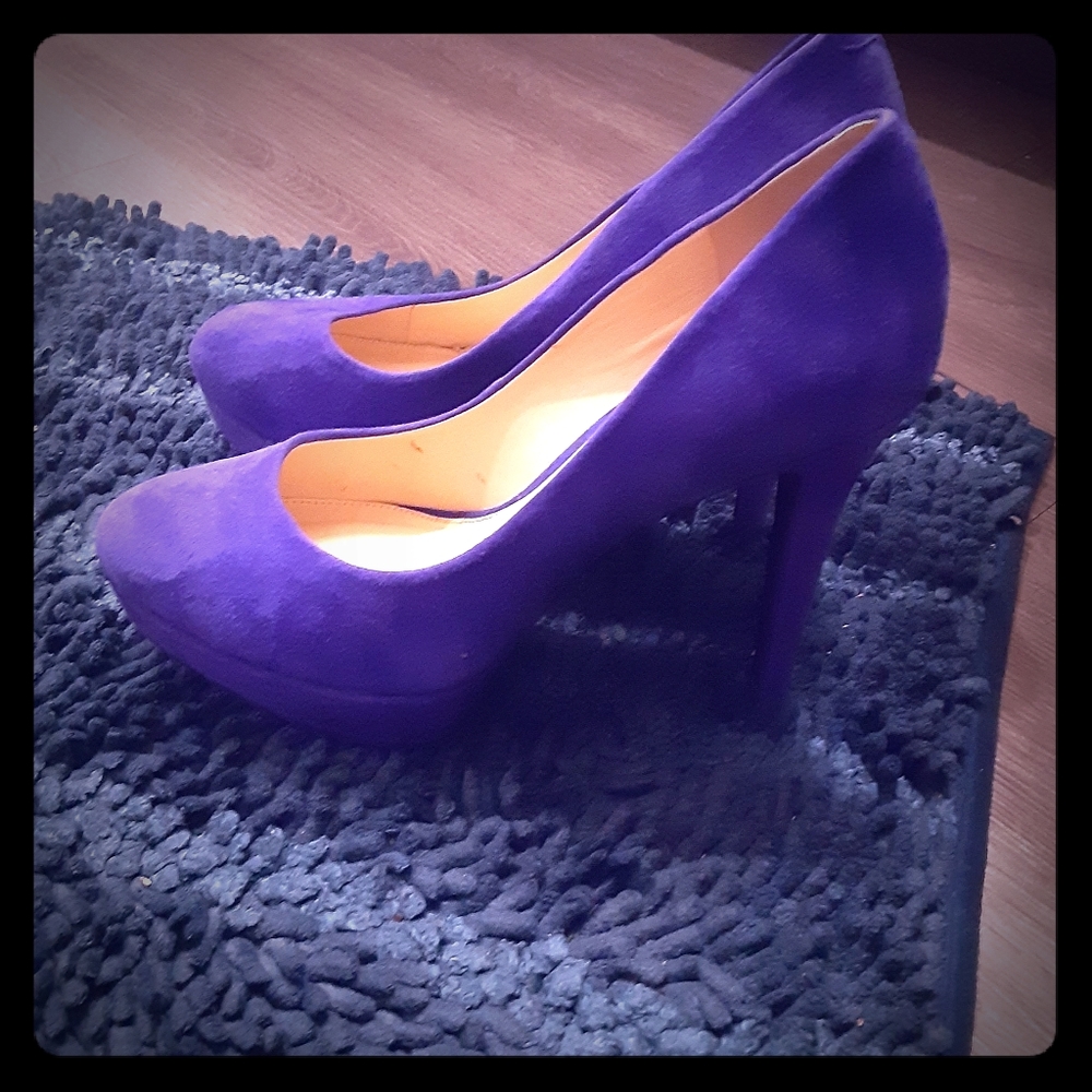 Gianni Bini Blue Suede Pumps